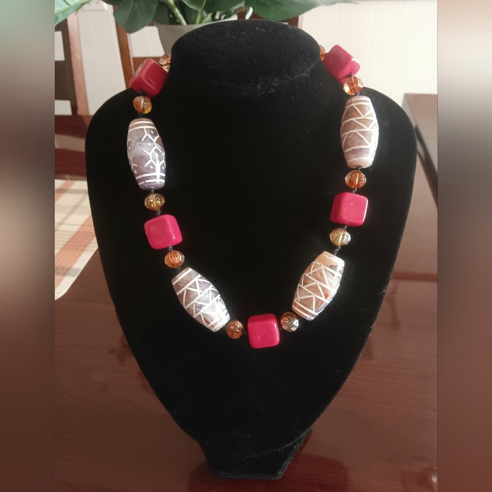 Shunky Tibetan Theme Acrylic Rombs Necklace  Red, Grey/White